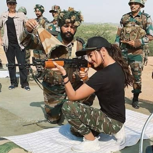 indian army girl pic (1)